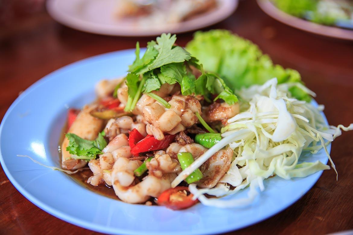 ultimate-travel-guide-to-the-most-popular-thai-dishes-nomadscolumn