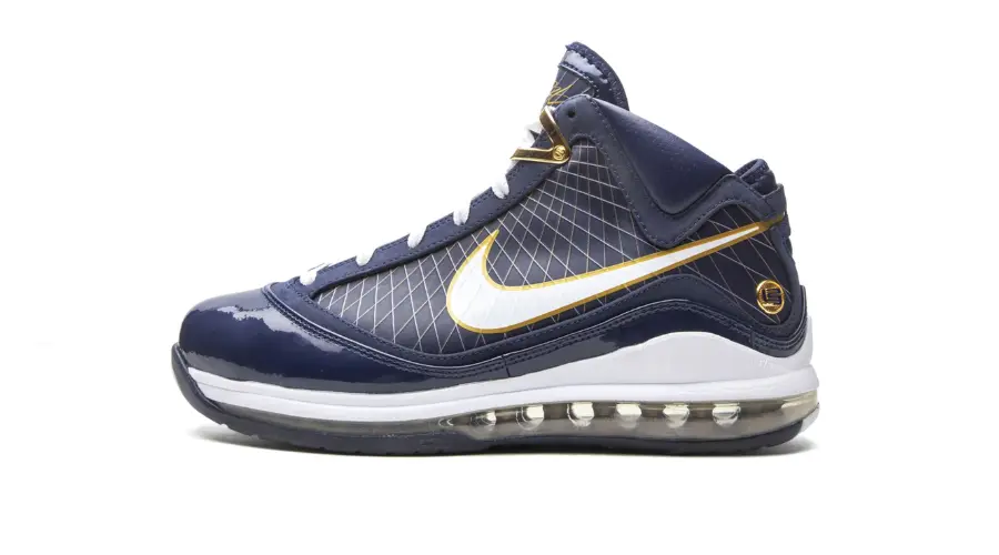 Air Max Lebron 7 "University of Akron"