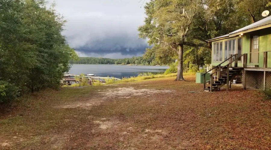 Peaceful, Secluded Lakefront Cabin