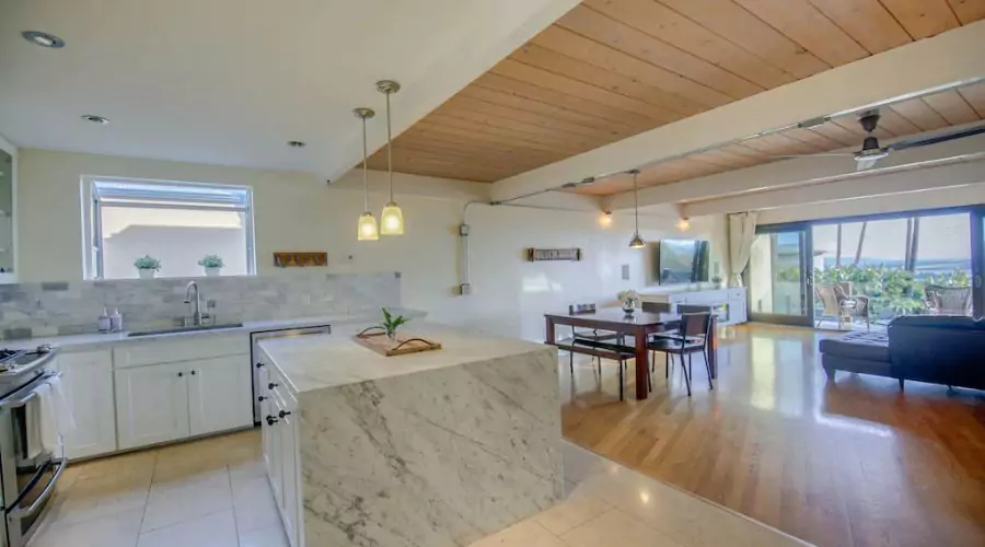 Eco-Friendly Mount Soledad Pad with Views and Heated Pool