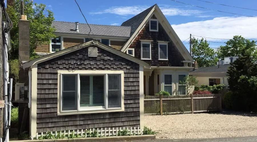 Charming West End Cottage