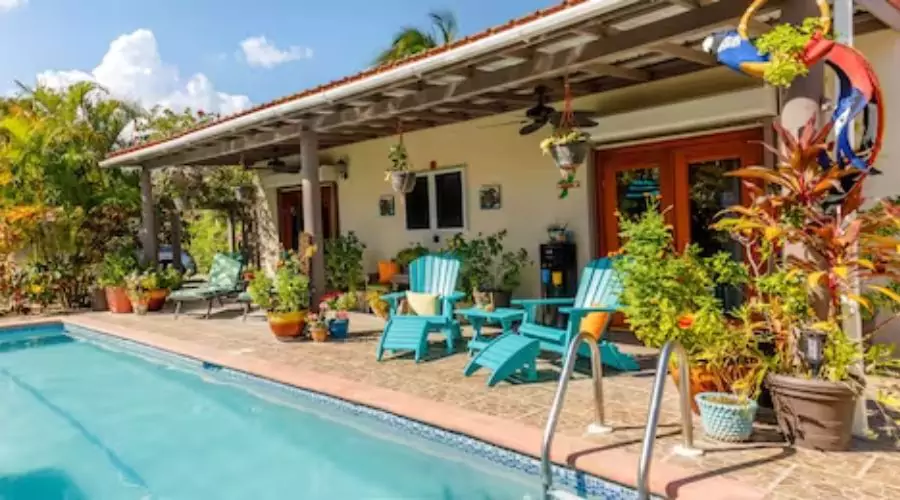 The Luxury Poolhouse, Casa 2 at Casa de Shelley Corozal, Belize